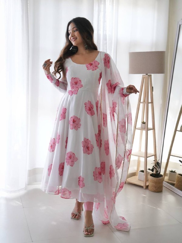 Designer White Anarkali Suit at Rs 899 | Designer Anarkali Suit in Surat |  ID: 10994087512